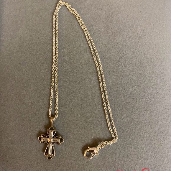 Sterling silver cross & chain - Picture 3 of 4